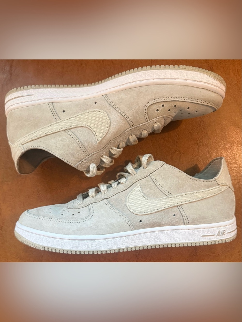 Nike Air Force 1 ’07 SE Suede Women’s Size 7.5 Beige Low Top Sneakers - Picture 5 of 10